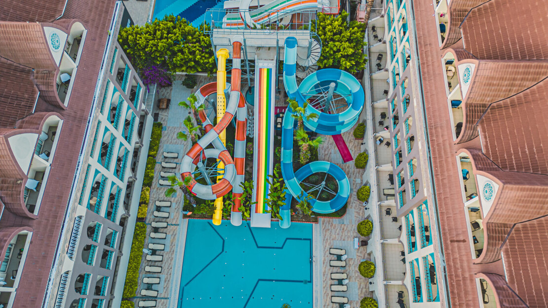 Side Crown Charm Palace